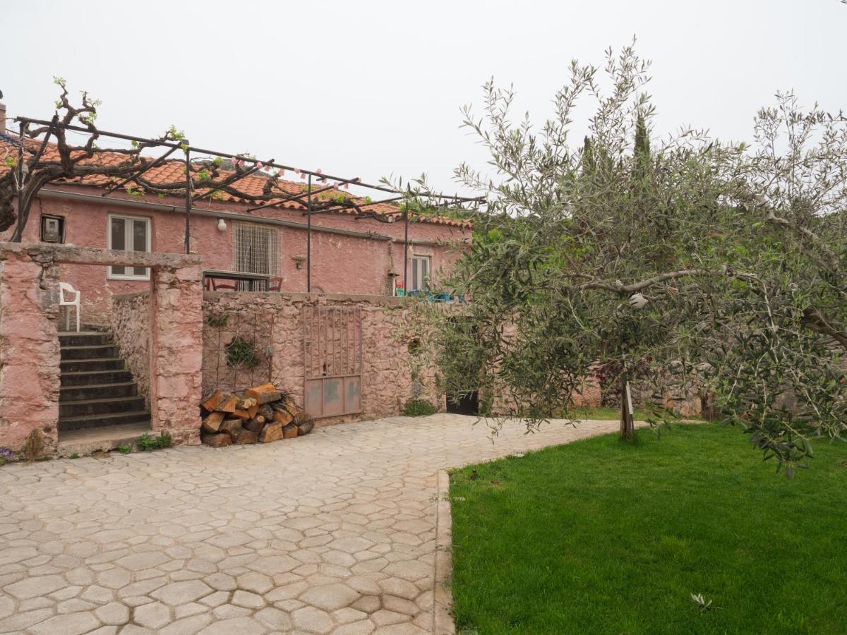 Vintage Stone-Built Country Cottage In Richea Kouloureika Εξωτερικό φωτογραφία
